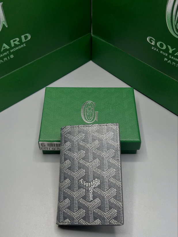 کالکشن کامل رنگ خاکستری برند لوکس گویارد / Goyard Accessories Collection