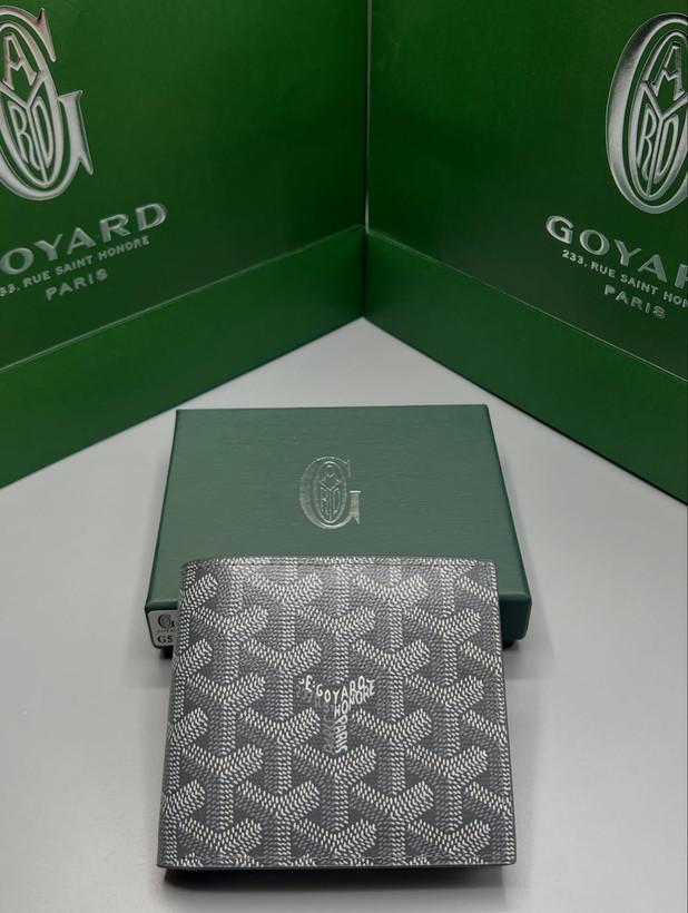 کالکشن کامل رنگ خاکستری برند لوکس گویارد / Goyard Accessories Collection