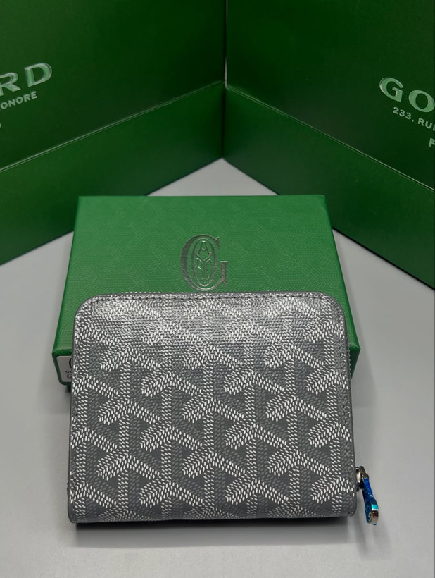 کالکشن کامل رنگ خاکستری برند لوکس گویارد / Goyard Accessories Collection