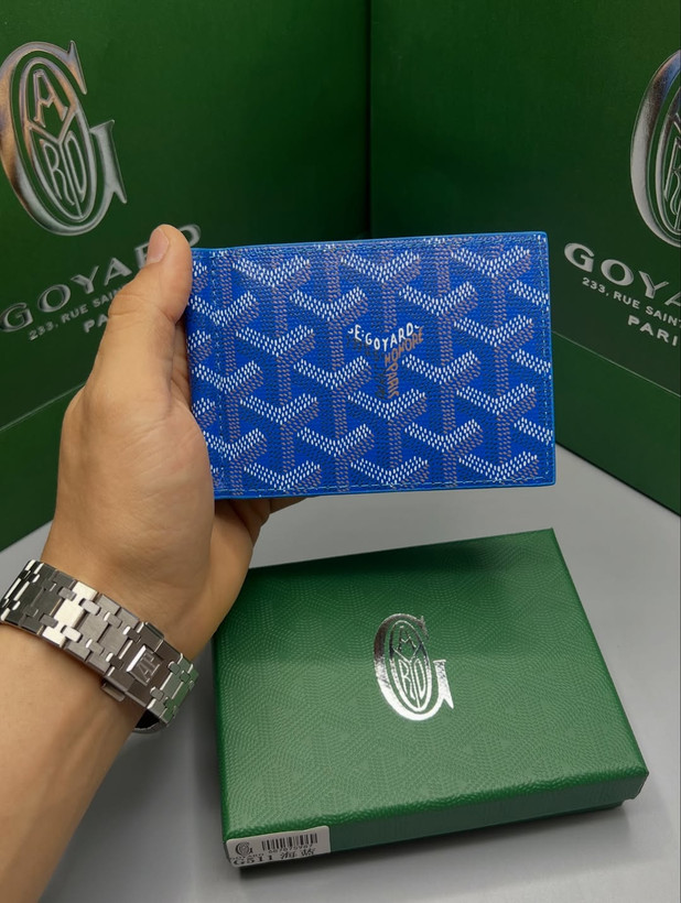 کالکشن کیف و جاکارتی آبی گویارد / Goyard Blue Accessories