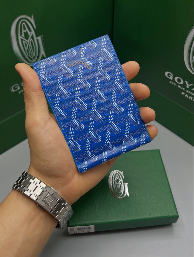 کالکشن کیف و جاکارتی آبی گویارد / Goyard Blue Accessories